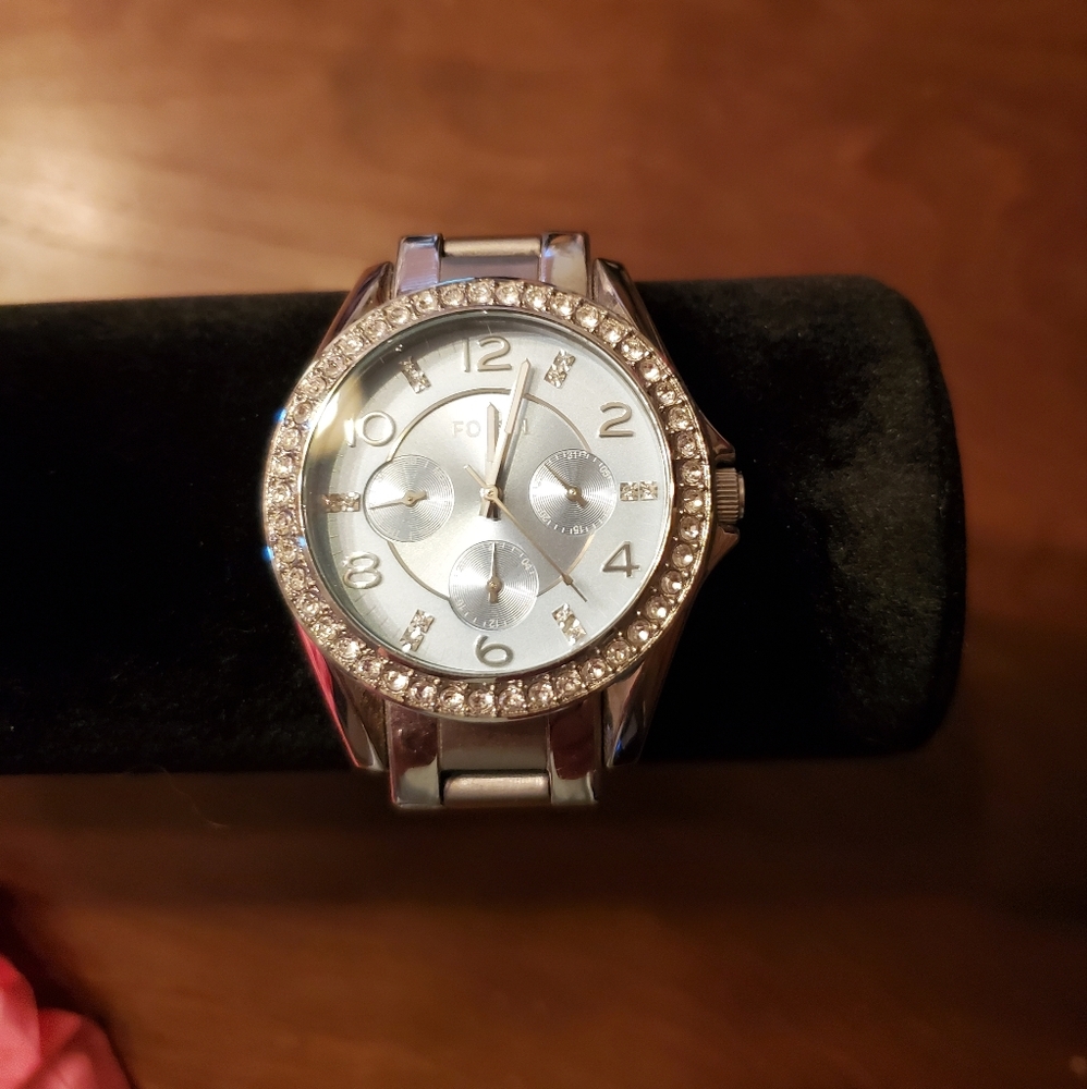 Fossil Brush & Polished Silver Tone Riley Multifunction Crystal Accent W…